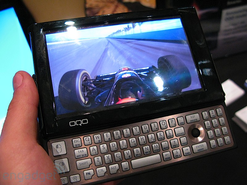 jas oqo ces 0 OLED strikes back   OQO Model 2+ handled